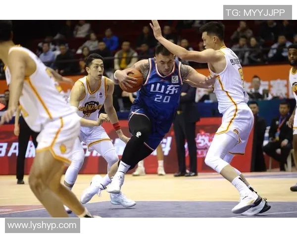 CBA联赛激烈竞争升级 球队阵容调整与未来发展趋势探讨