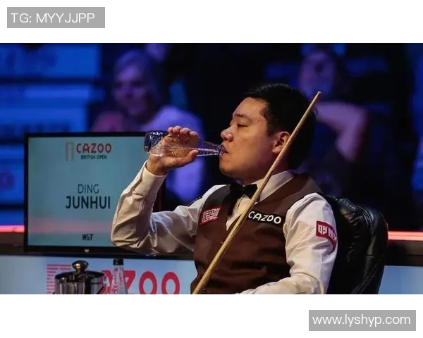 斯诺克赛场激战正酣 精英选手争锋相对上演精彩对决