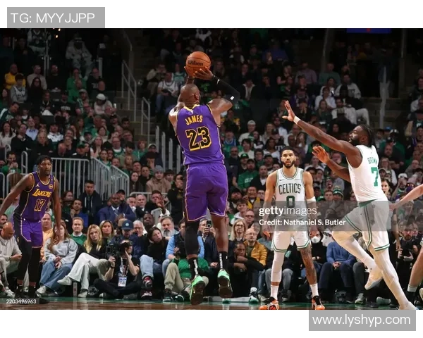 湖人再遇凯尔特人巅峰对决见证紫金与绿衫的荣耀碰撞 湖人再遇凯尔特人巅峰对决见证紫金与绿衫的荣耀碰撞